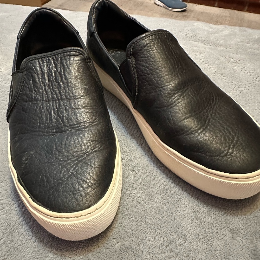 UGG Women’s‎ Cali Leather Slip-On Sneakers Black Size 9 Leather Casual Shoes